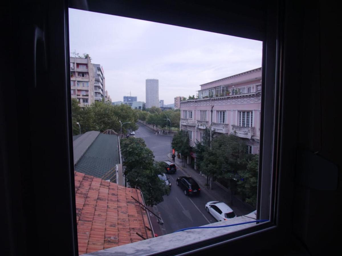 Hidden Gem In The Center Of Tirana Leilighet Eksteriør bilde